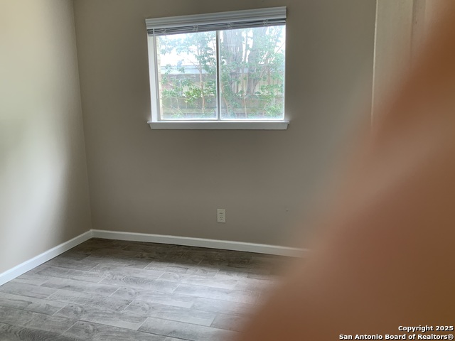 Image 6 of 13 For 4423 Hickory Hill