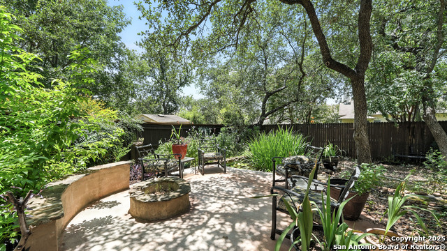 Image 13 of 30 For 25615 Coral Vine