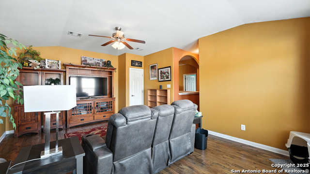 Image 18 of 30 For 25615 Coral Vine