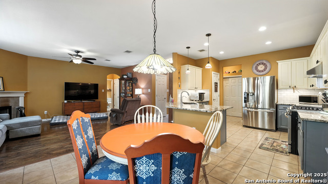 Image 8 of 30 For 25615 Coral Vine