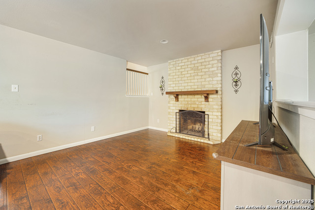 Image 11 of 37 For 749 Summerwood