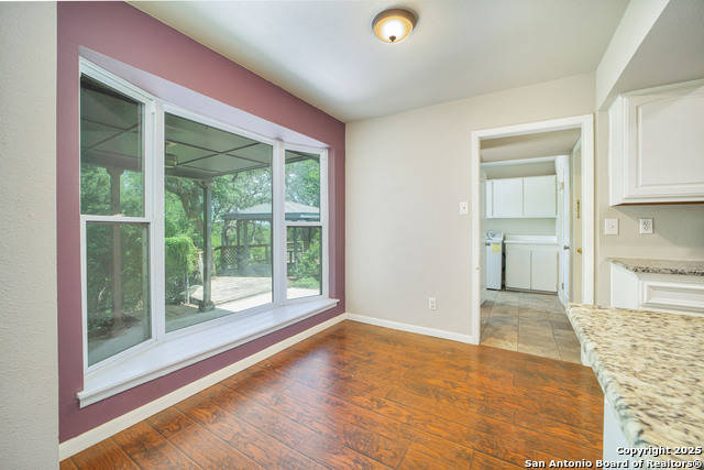 Image 12 of 37 For 749 Summerwood