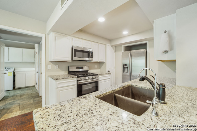 Image 13 of 37 For 749 Summerwood
