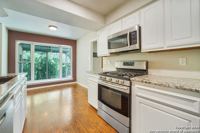 Image 14 of 37 For 749 Summerwood