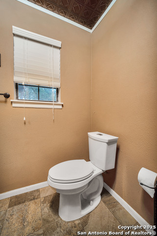 Image 18 of 37 For 749 Summerwood