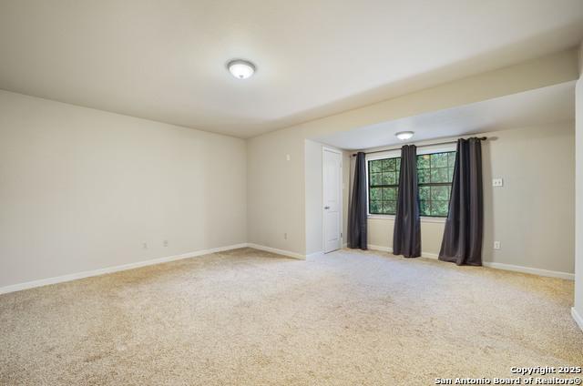 Image 19 of 37 For 749 Summerwood