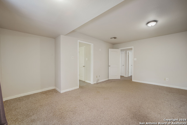 Image 20 of 37 For 749 Summerwood