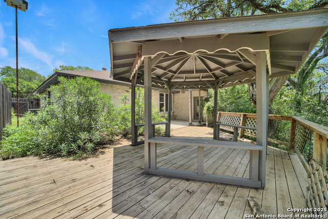 Image 30 of 37 For 749 Summerwood