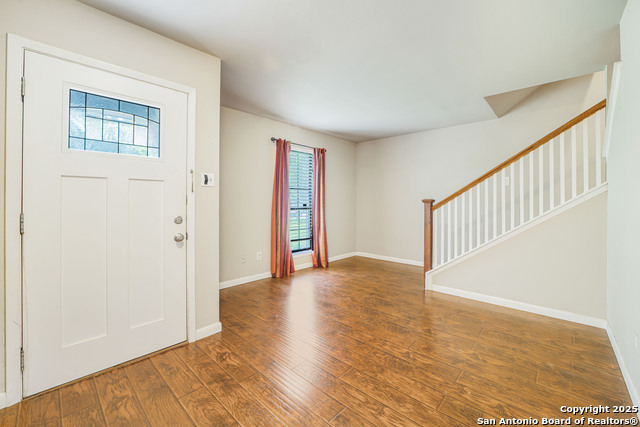 Image 5 of 37 For 749 Summerwood