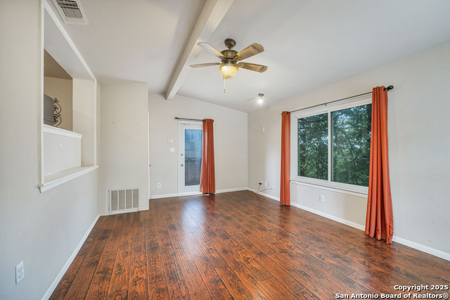Image 8 of 37 For 749 Summerwood