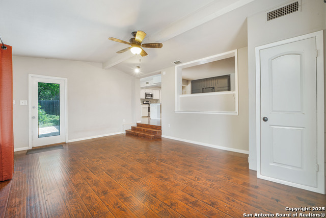 Image 9 of 37 For 749 Summerwood