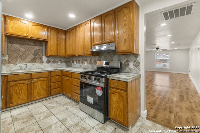 Listing photo id 10 for 1906 Montezuma