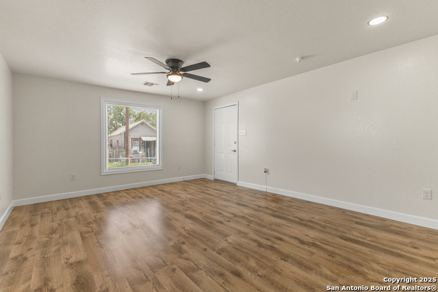 Listing photo id 5 for 1906 Montezuma