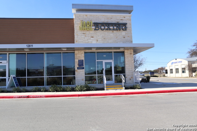 Listing photo id 6 for 12611 Interstate 10  Suite 105