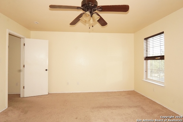 Listing photo id 19 for 9739 Crescent Moon