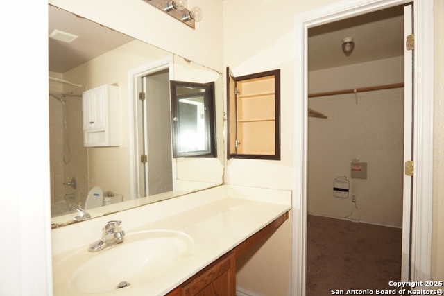Listing photo id 21 for 9739 Crescent Moon