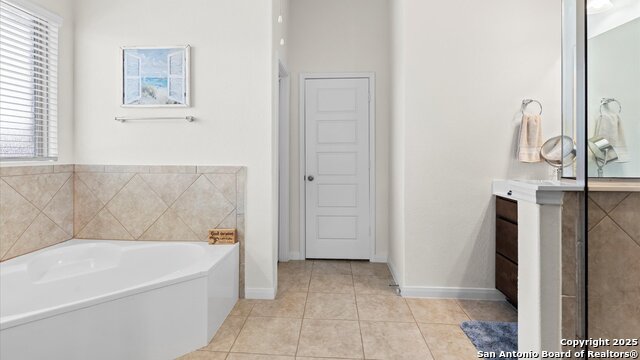 Image 14 of 33 For 425 Foxbrook