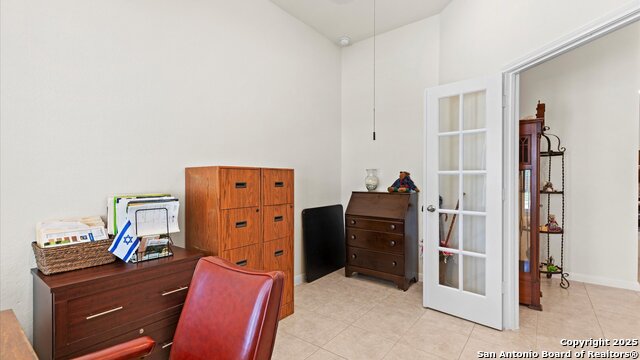 Image 21 of 33 For 425 Foxbrook