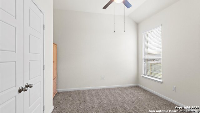 Image 25 of 33 For 425 Foxbrook