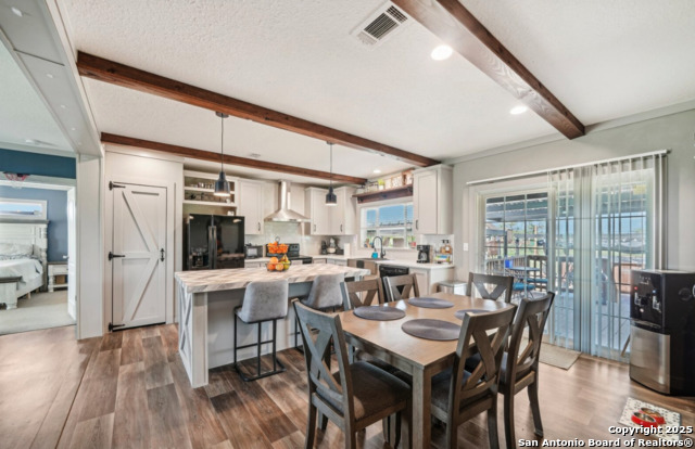 Listing photo id 8 for 130 County Road 2644