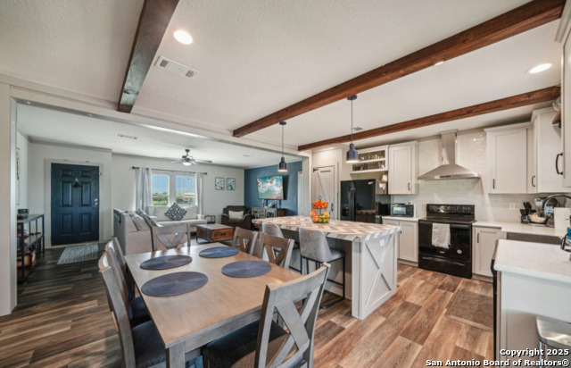 Listing photo id 9 for 130 County Road 2644