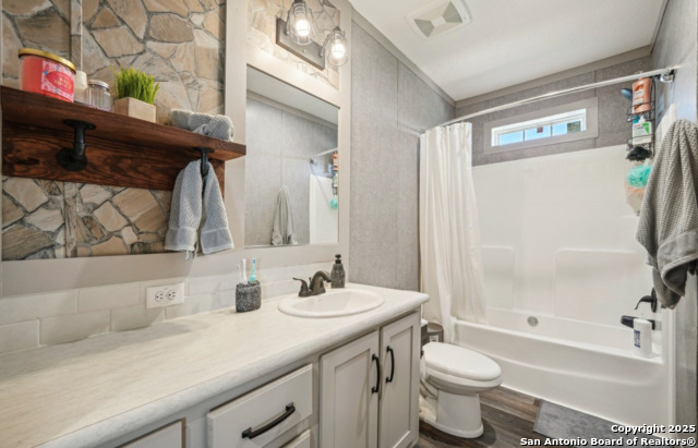 Listing photo id 16 for 130 County Road 2644