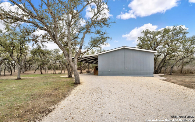 Listing photo id 2 for 130 County Road 2644