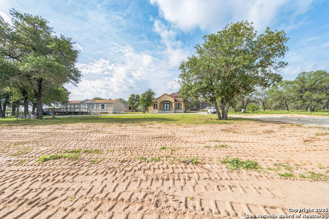 Details for 420 Highlands, Poteet, TX 78065