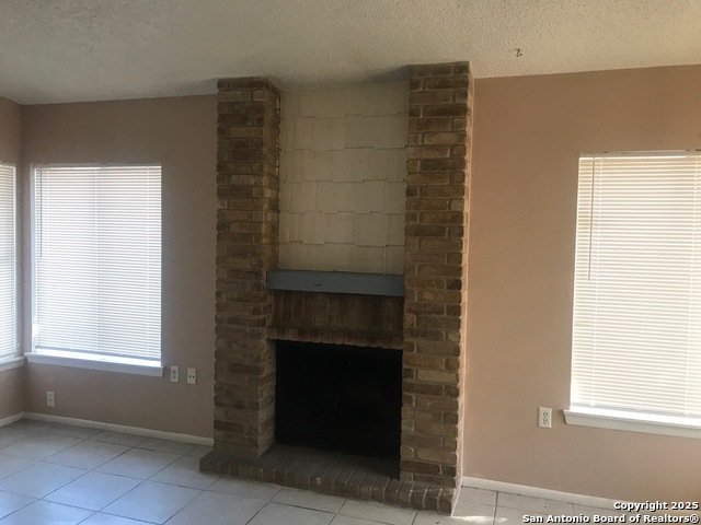 Image 3 of 22 For 9543 Bowen Dr