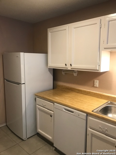 Image 6 of 22 For 9543 Bowen Dr