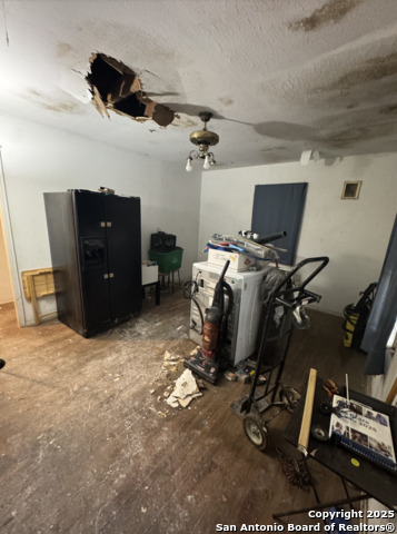 Listing photo id 4 for 1102 Jewett