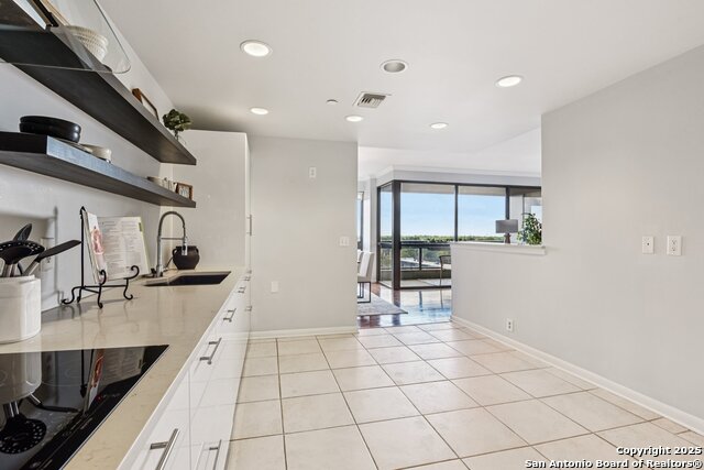 Image 17 of 56 For 7887 Broadway  601