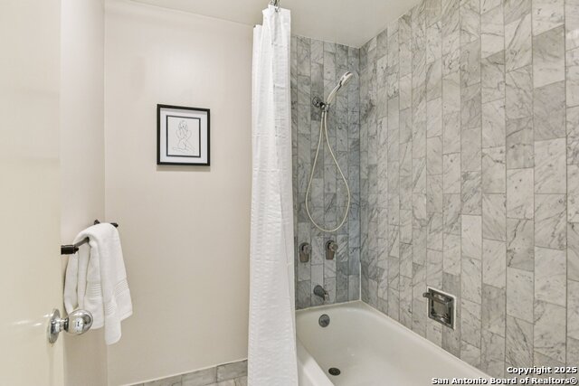 Image 33 of 56 For 7887 Broadway  601