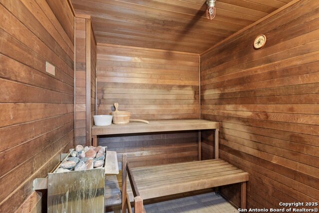 Image 40 of 56 For 7887 Broadway  601