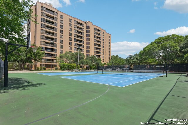 Image 49 of 56 For 7887 Broadway  601