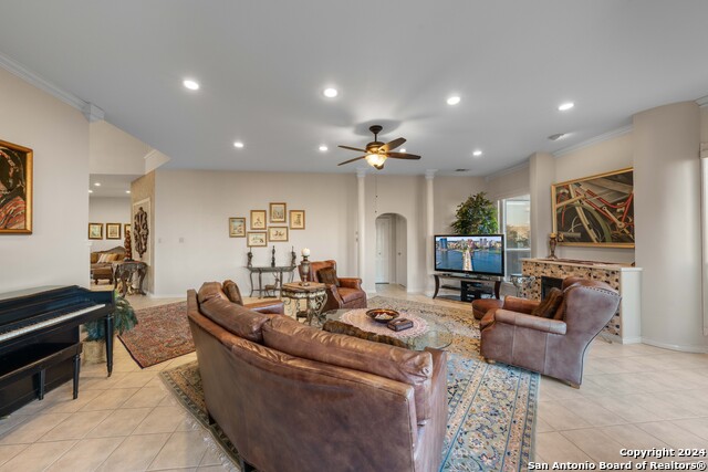 Listing photo id 16 for 23006 Starbright