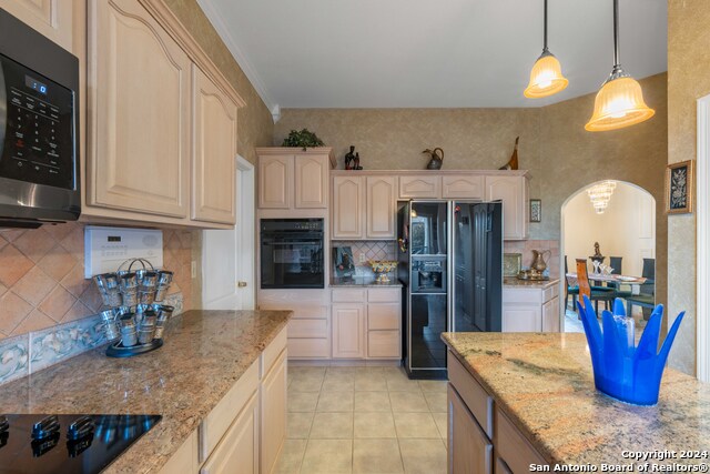 Listing photo id 21 for 23006 Starbright