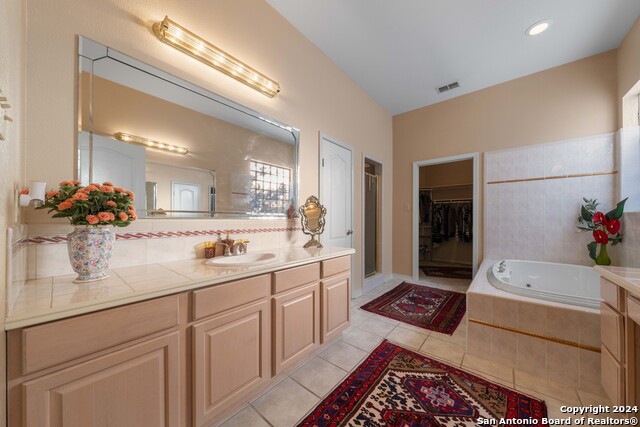 Listing photo id 38 for 23006 Starbright