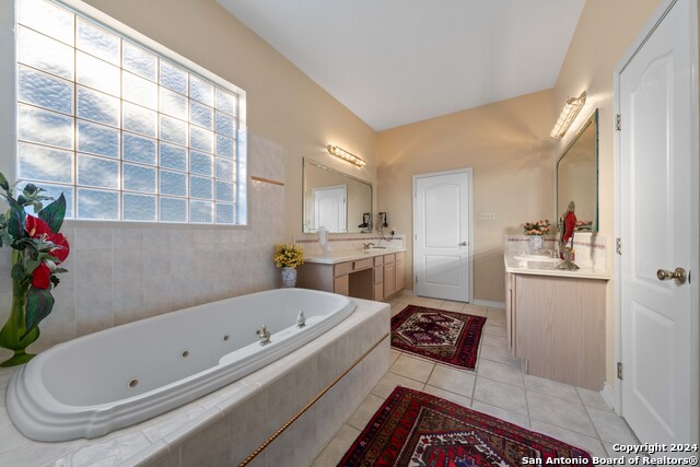 Listing photo id 39 for 23006 Starbright