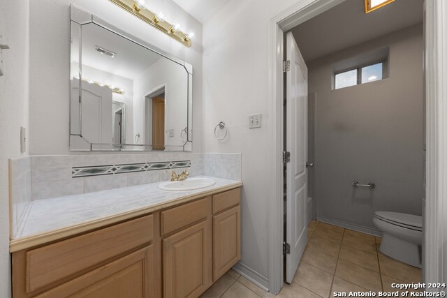 Listing photo id 46 for 23006 Starbright