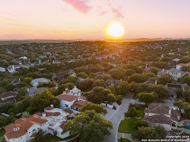 Listing photo id 66 for 23006 Starbright