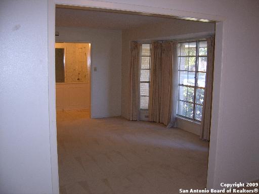 Image 7 of 10 For 409 Fenwick  