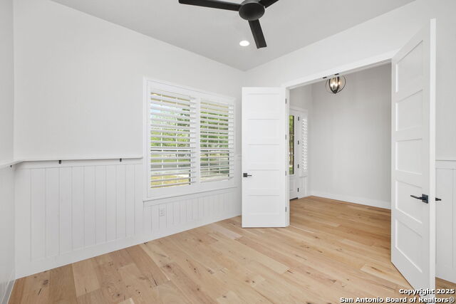 Image 9 of 48 For 431 Bandera Rd E