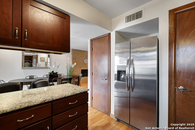 Image 17 of 29 For 8715 Starcrest  19