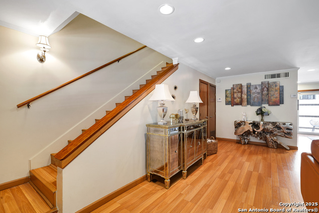 Image 3 of 29 For 8715 Starcrest  19