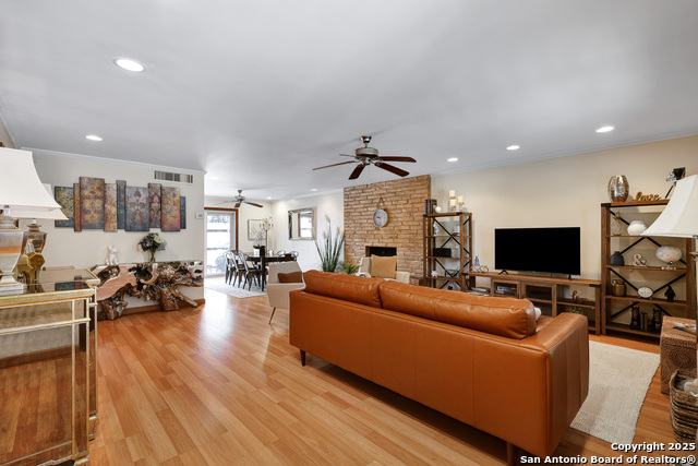 Image 4 of 29 For 8715 Starcrest  19
