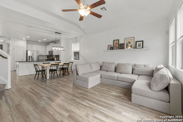 Image 11 of 28 For 8808 Straight Oaks
