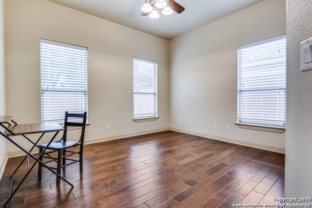 Image 22 of 35 For 436 English Oaks Circle