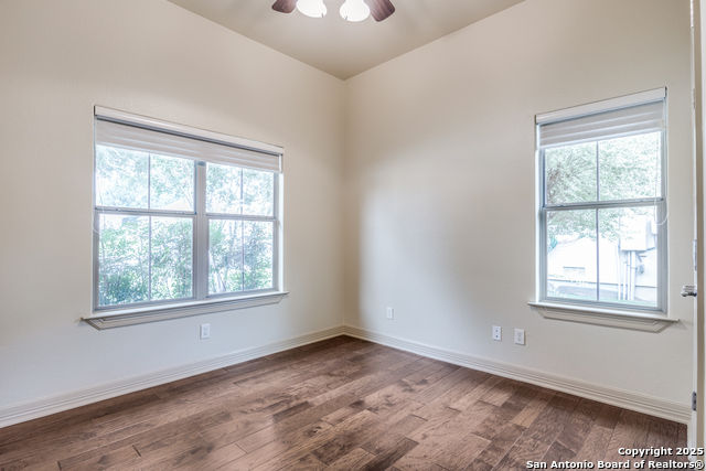Image 24 of 35 For 436 English Oaks Circle