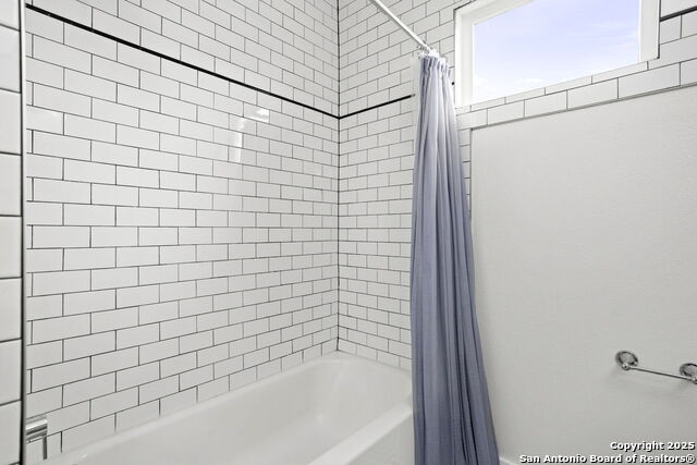 Image 19 of 26 For 353 Woodlawn Ave E